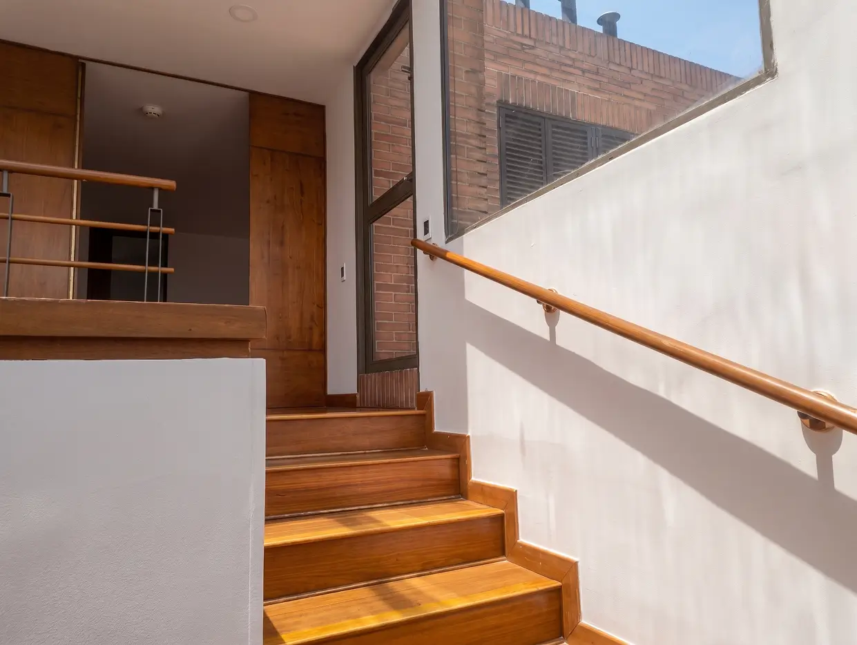 cl-real-estate-inmueble-en-venta-apartamento-116-escalera